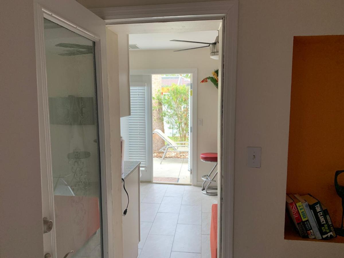 ~ Cozy In-Law Apartment Close To Siesta Key ~ ساراسوتا المظهر الخارجي الصورة