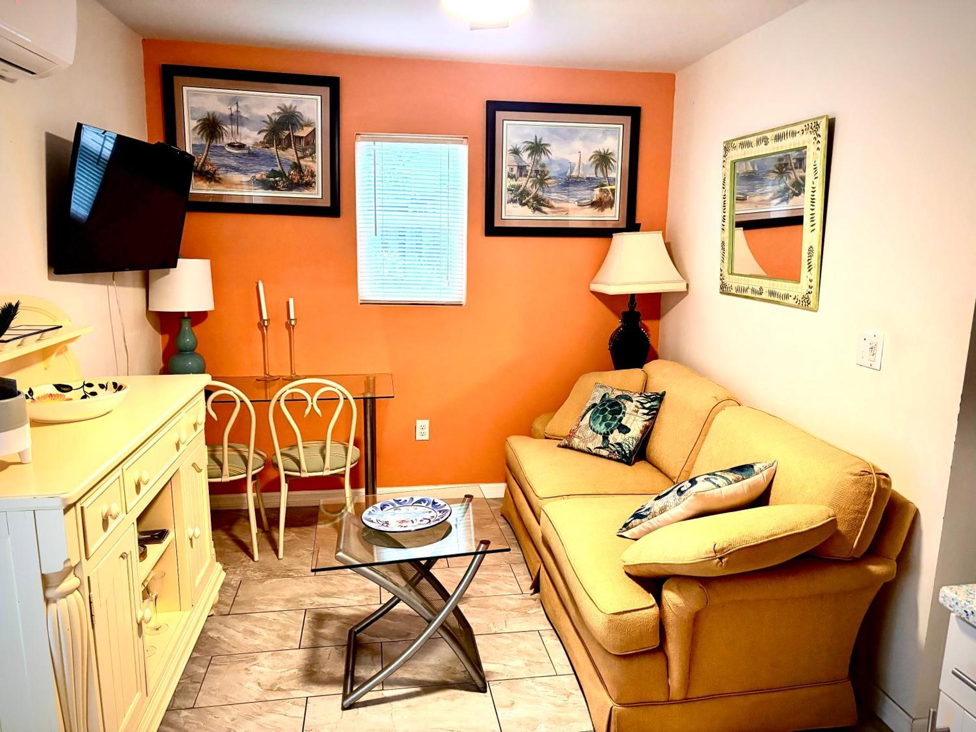 ~ Cozy In-Law Apartment Close To Siesta Key ~ ساراسوتا المظهر الخارجي الصورة